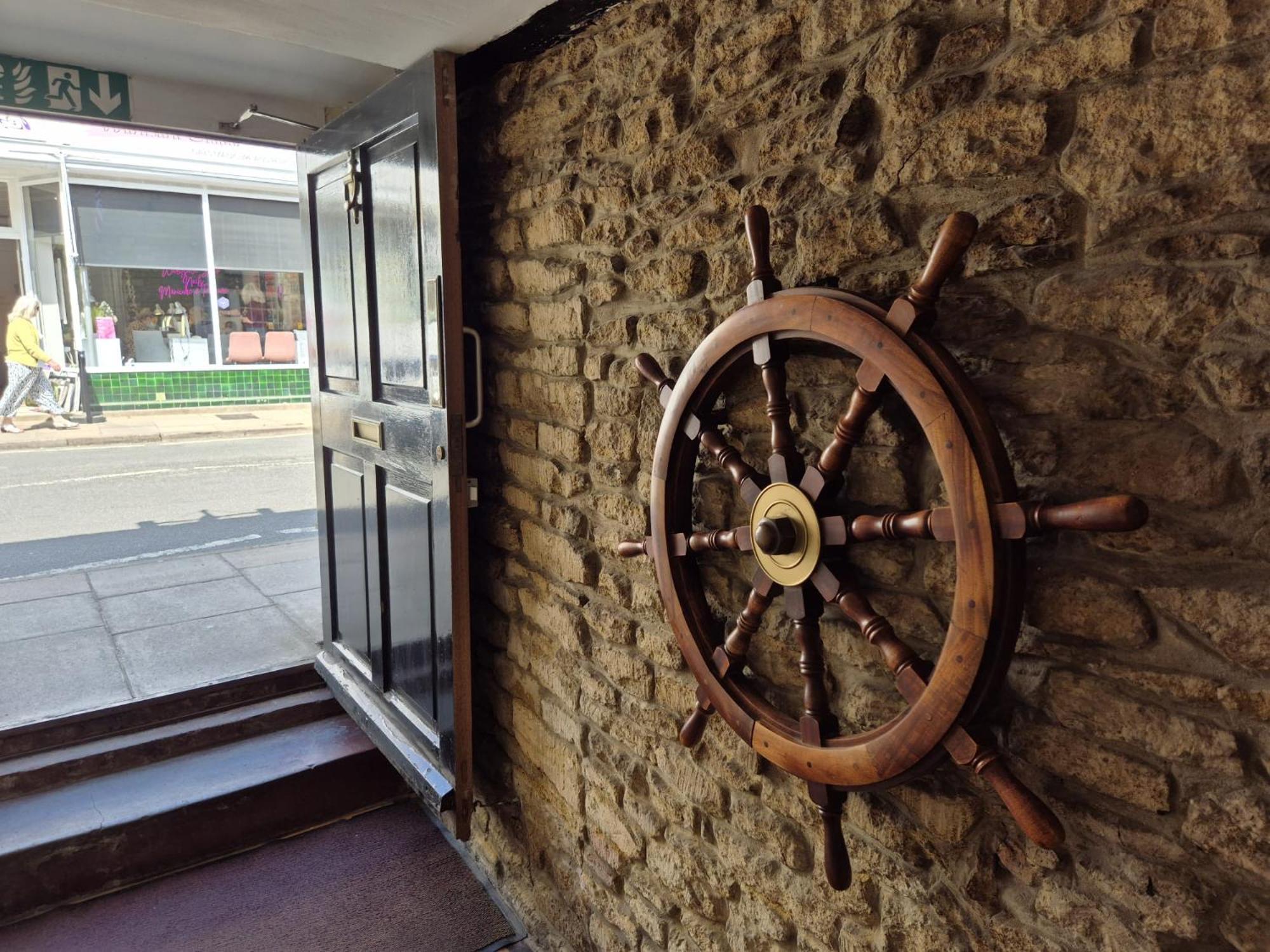 The Ship Inn Oundle Exteriör bild
