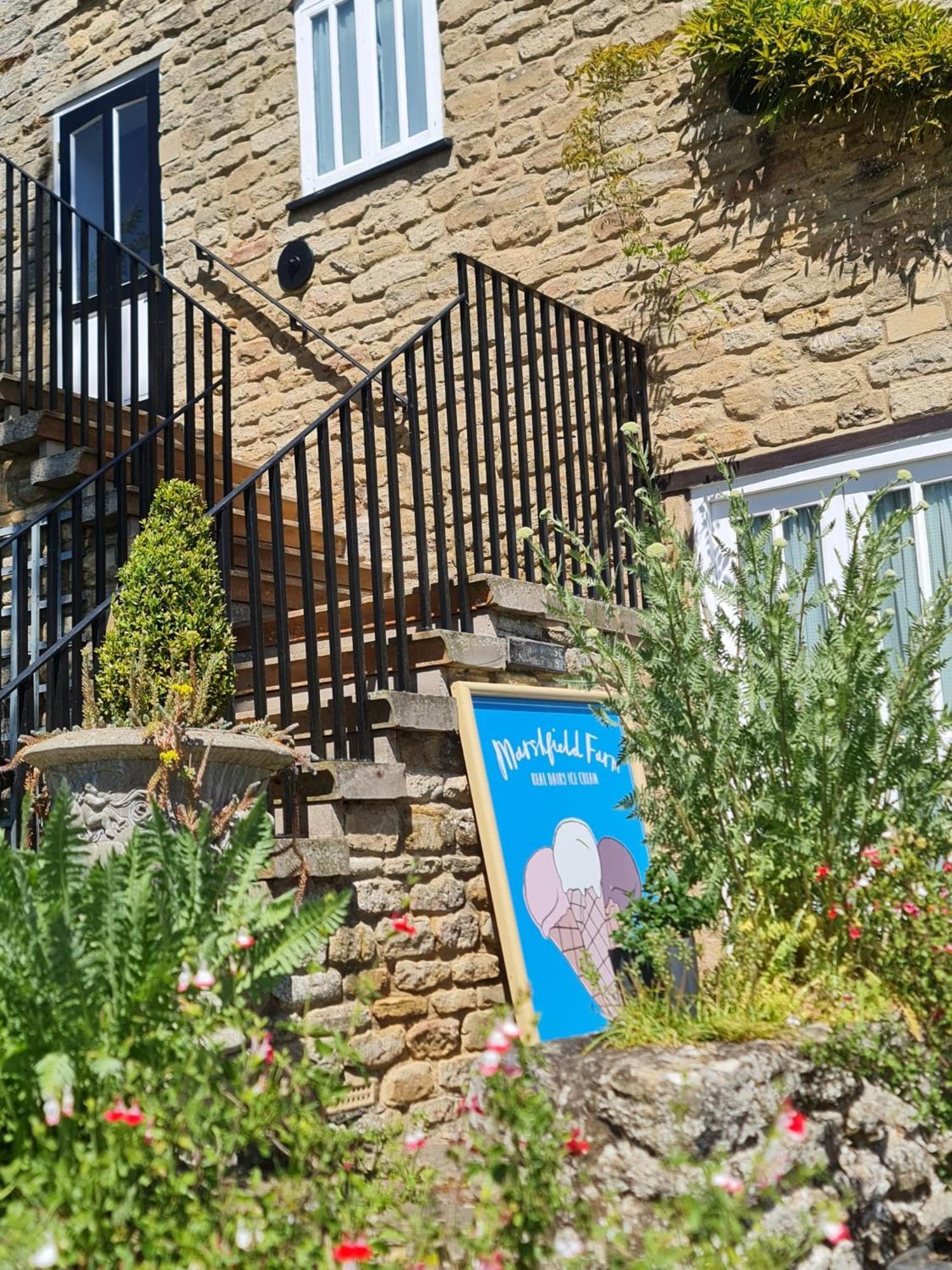 The Ship Inn Oundle Exteriör bild